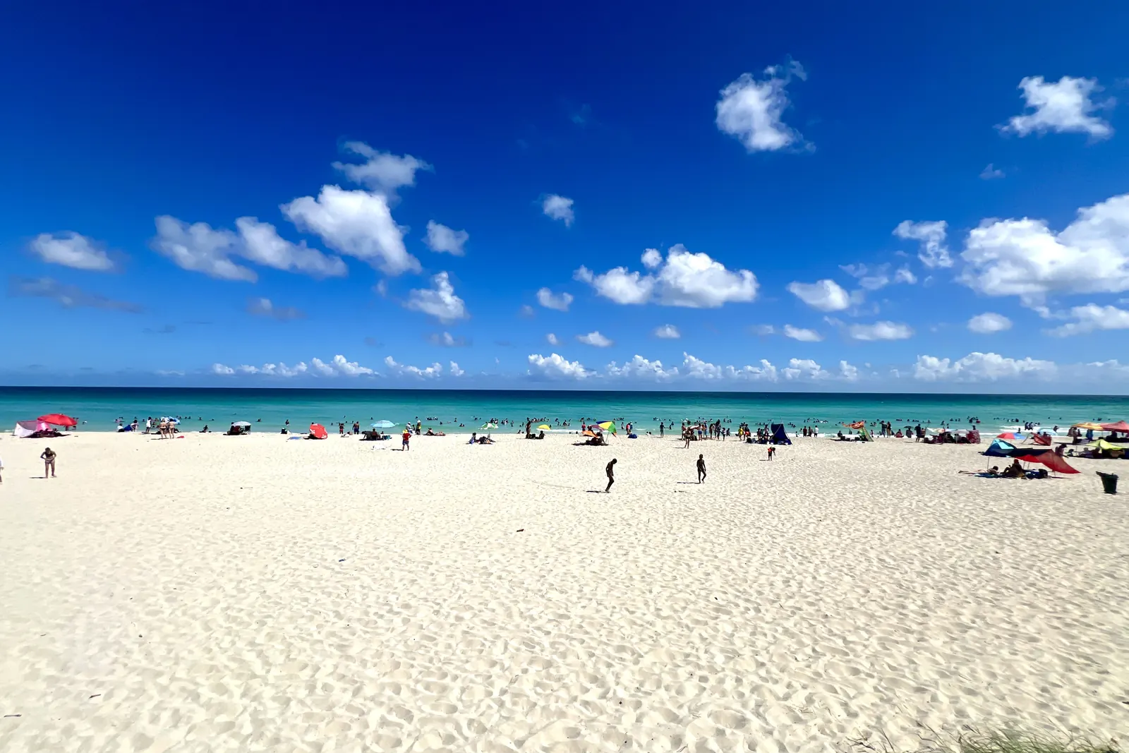 Playa de Varadero con arena blanca y mar turquesa, Cuba